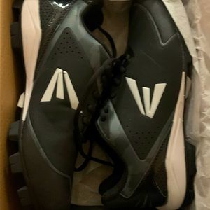 Easton men’s baseball cleat size 8.5